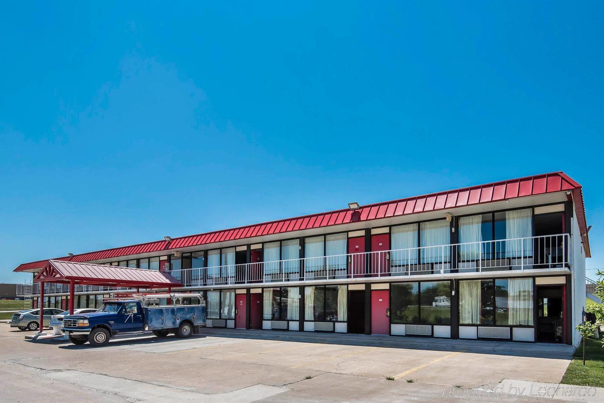 Econo Lodge Oak Grove-Blue Springs Екстер'єр фото